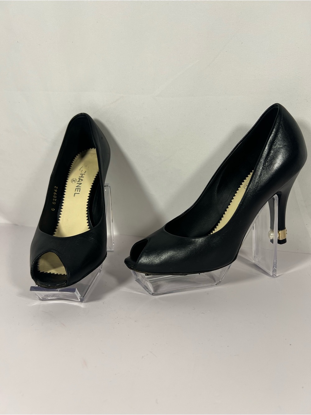 7055: Chanel Pearl Heel Peep Toe Pumps Black Leather Size 35C Vintage